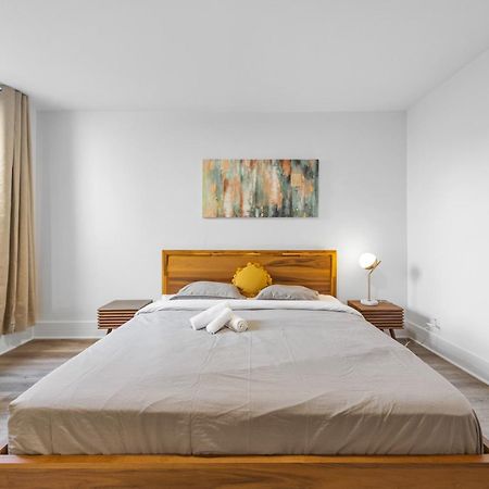 Modern And Cozy 4 Bedrooms Sleep 12 Монреал Екстериор снимка