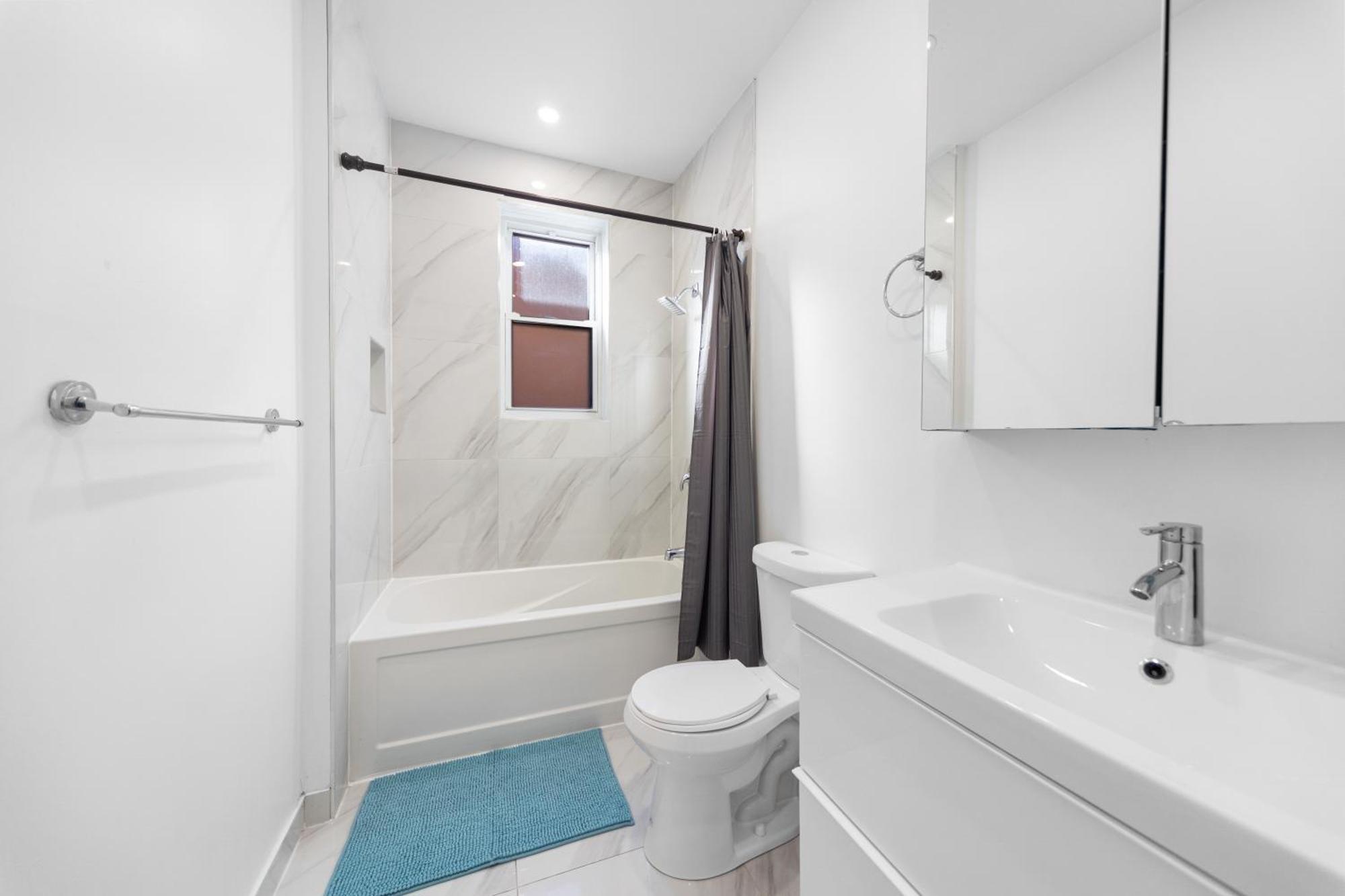Modern And Cozy 4 Bedrooms Sleep 12 Монреал Екстериор снимка
