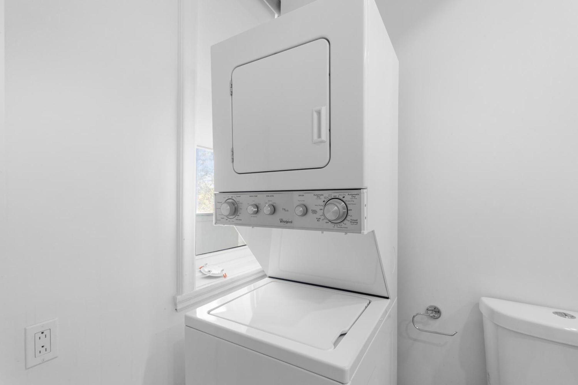 Modern And Cozy 4 Bedrooms Sleep 12 Монреал Екстериор снимка